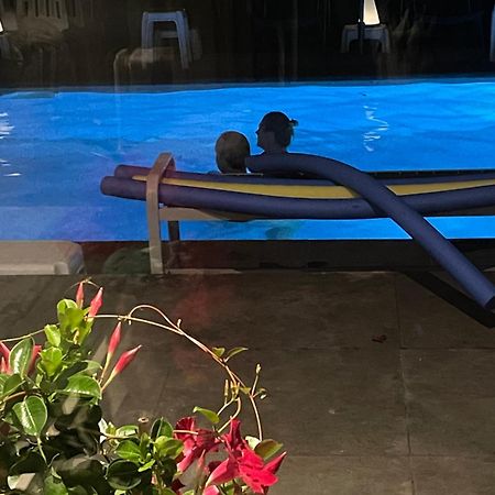 B&B Maison Saint Tropez ไอนด์โฮเวน ภายนอก รูปภาพ