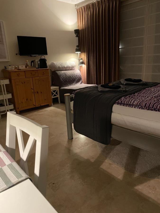 B&B Maison Saint Tropez ไอนด์โฮเวน ภายนอก รูปภาพ