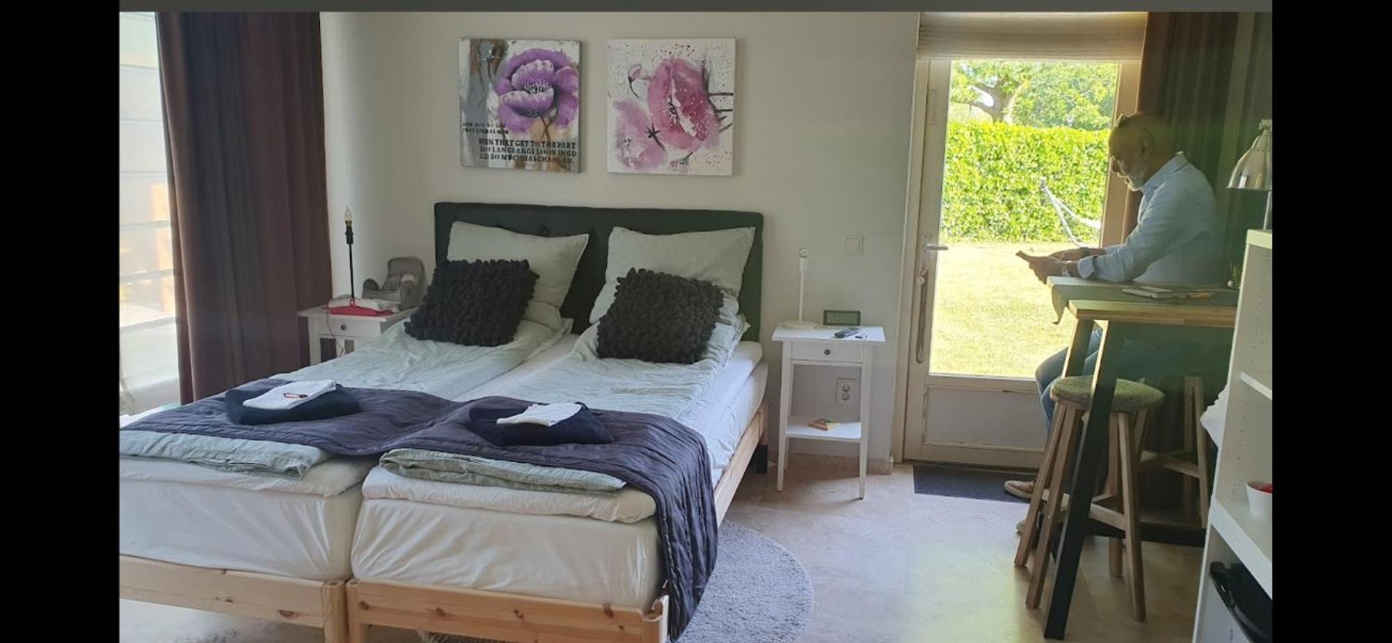 B&B Maison Saint Tropez ไอนด์โฮเวน ภายนอก รูปภาพ
