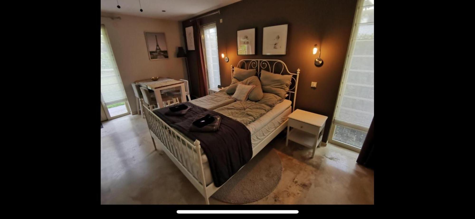 B&B Maison Saint Tropez ไอนด์โฮเวน ห้อง รูปภาพ