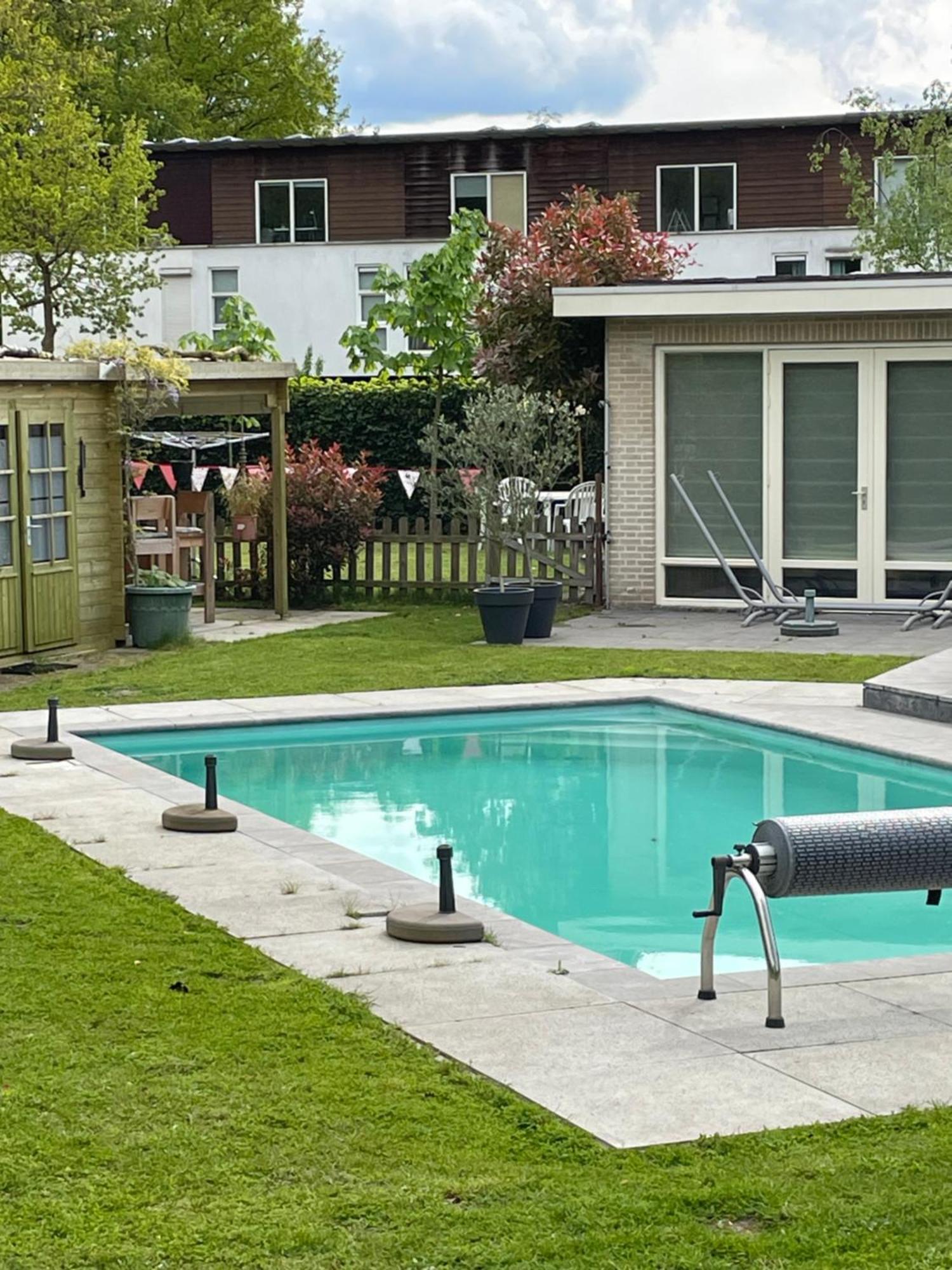 B&B Maison Saint Tropez ไอนด์โฮเวน ภายนอก รูปภาพ