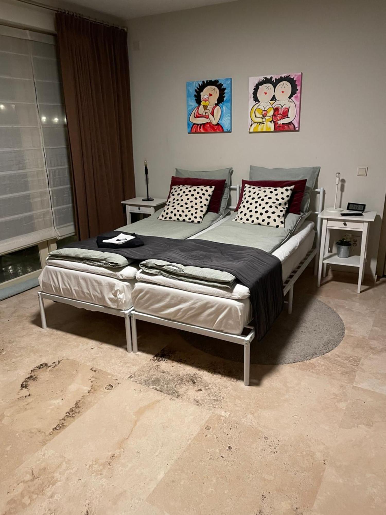 B&B Maison Saint Tropez ไอนด์โฮเวน ห้อง รูปภาพ
